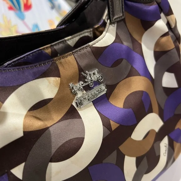 Coach - Picture 12 of 13